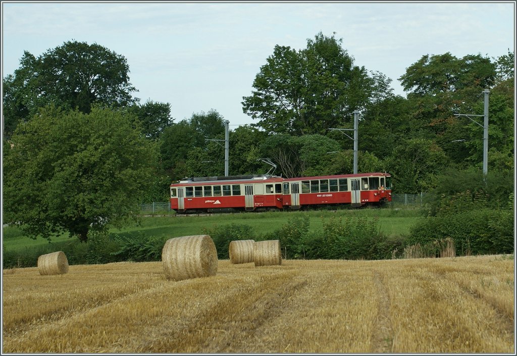 CEV BDeh 2/4 N 74 and Bt 221 by Chteau d'Hauteville. 19.07.2012