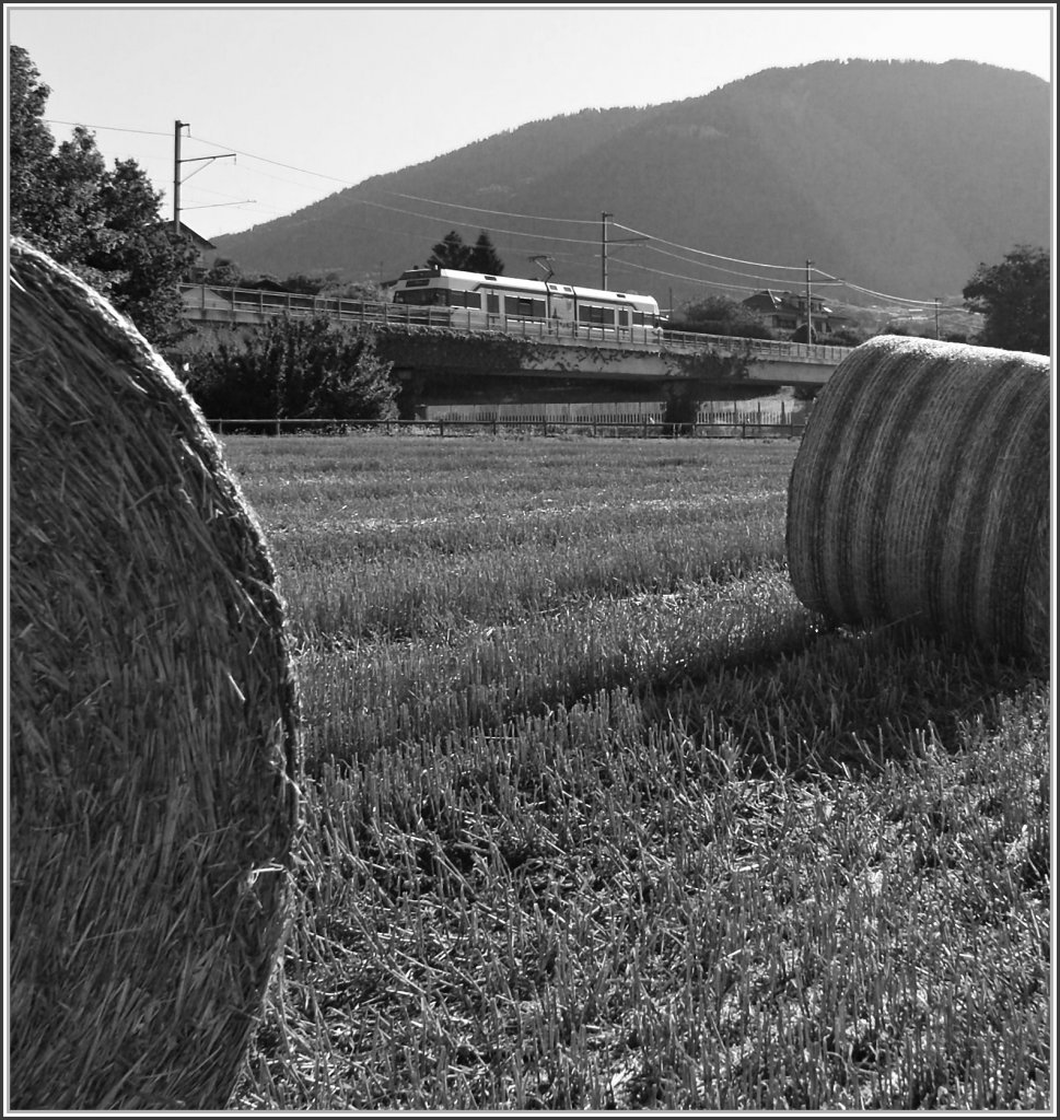 CEV GTW by the Chteau d'Hauteville. 
24.07.2009