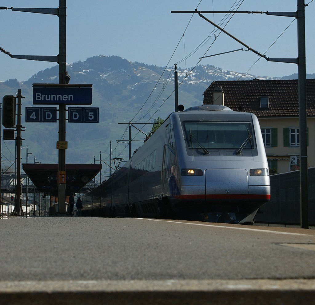 CIS ETR 470 in Brunnen. 
15.04.2009