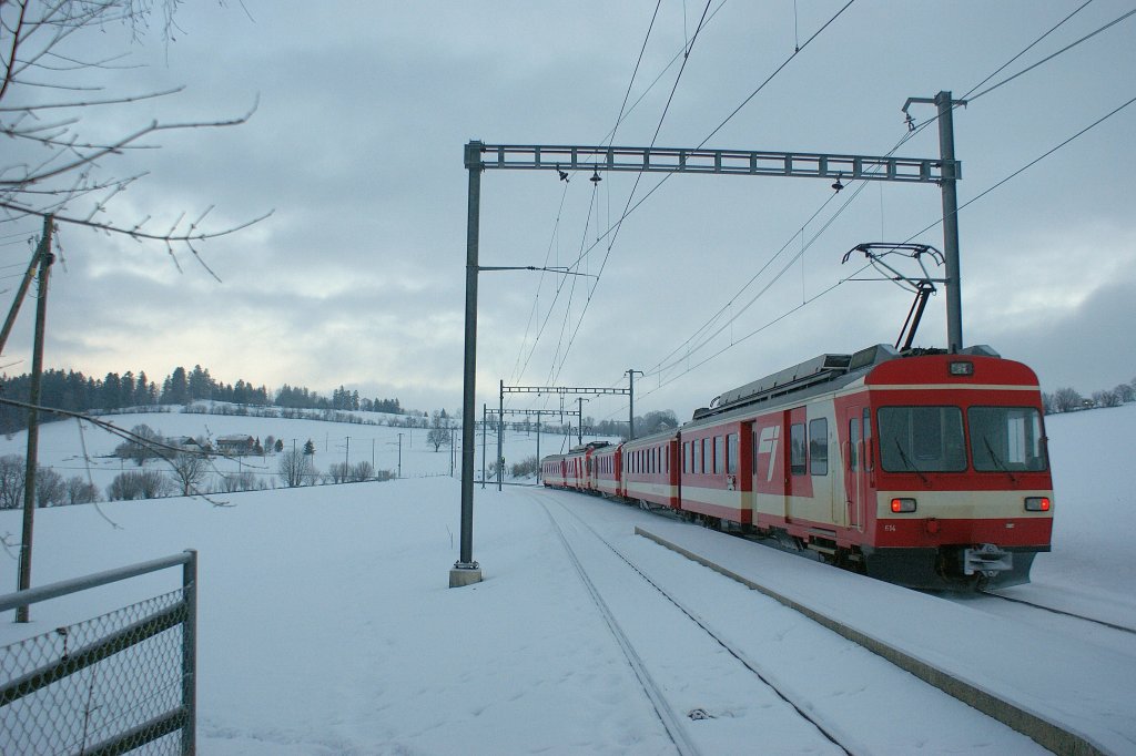 CJ local train in La Cibourne.
18.01.2010
