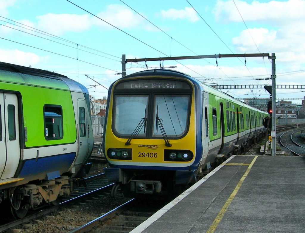 Computer services in Dublin Tara Station. 
03.10.2006