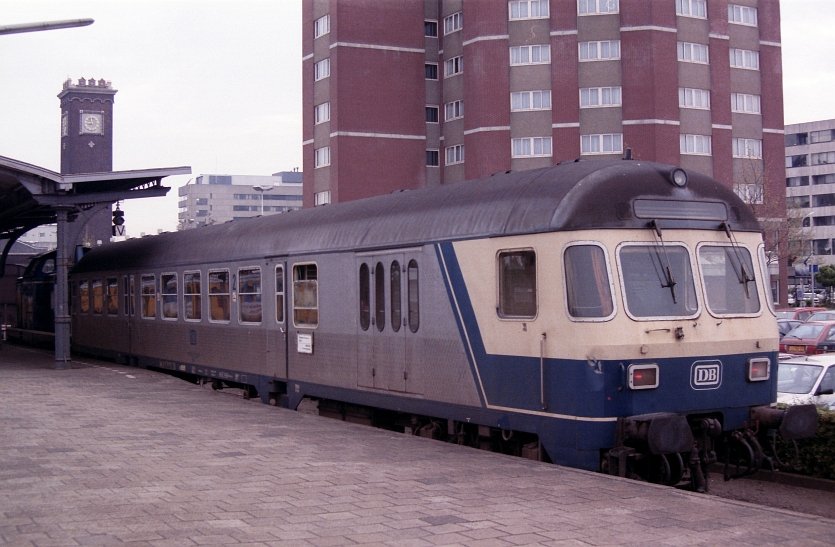 Control Car with a class 211 or 212 diesellocomotive as a train from Nijmegen in the Netherlands to Kleve in Germany via Kranenburg, May 1991. The line was closed on the 2nd of June 1991. It is possible to explore a part of the railwayline by draisine:               www.grenzland-draisine.eu