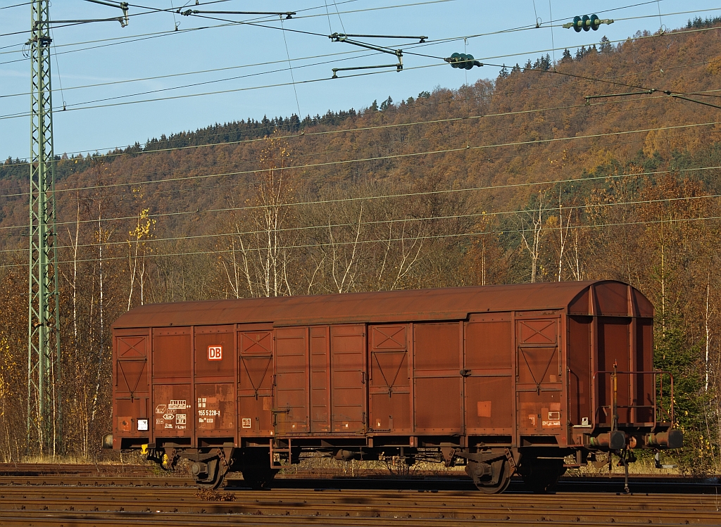Covered Freight Car (Gbs 265), of the DB (5228-2 155) parked in Betzdorf / Sieg here on 13.11.2011