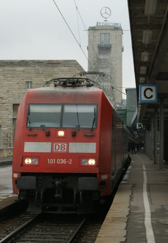 DB 101 036-2 in Stuttgart Hbf. 
