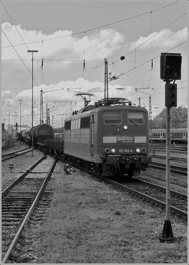 DB 151 152-6 in Basel Bad Bf. 
22.06.2007