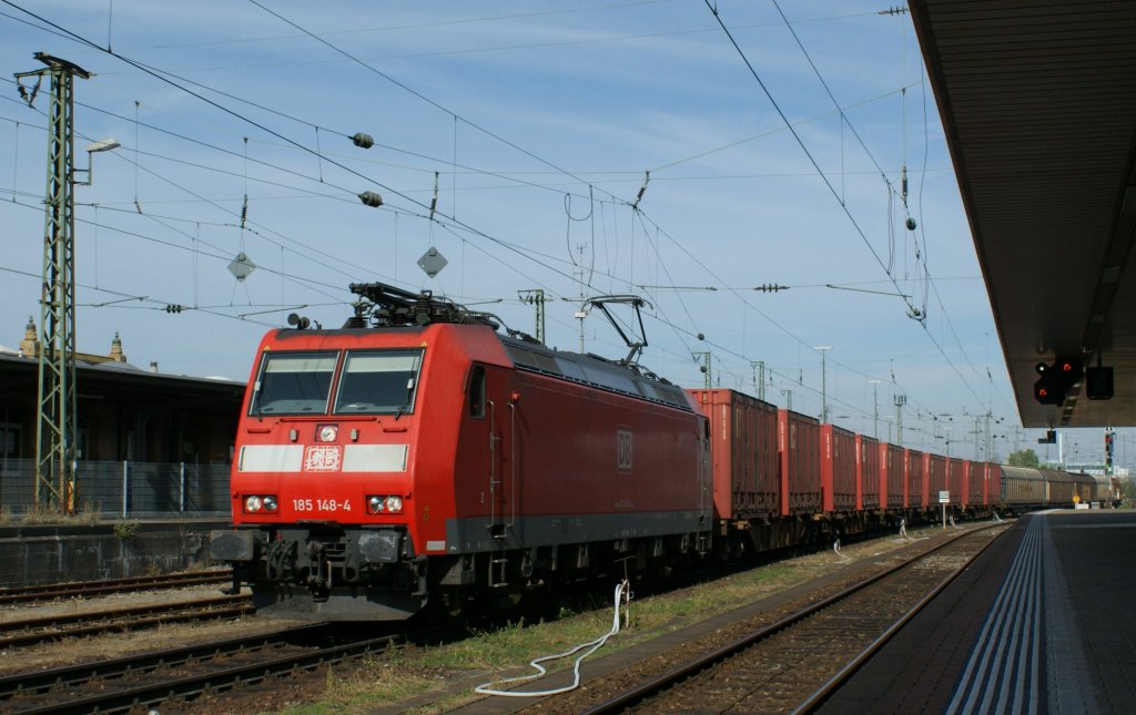 DB 185 148-4 with a Cargo Train in Basel Bad. Bf. 
03.10.2009