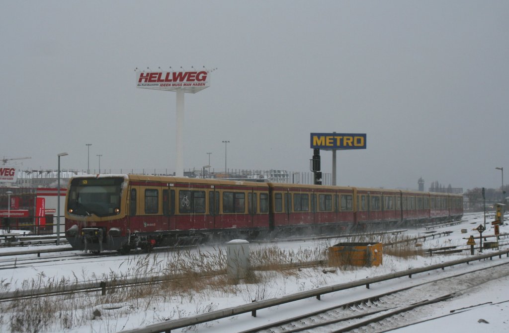 DB 481 325-9 on 10.1.2010 at Berlin-Ostbahnhof.