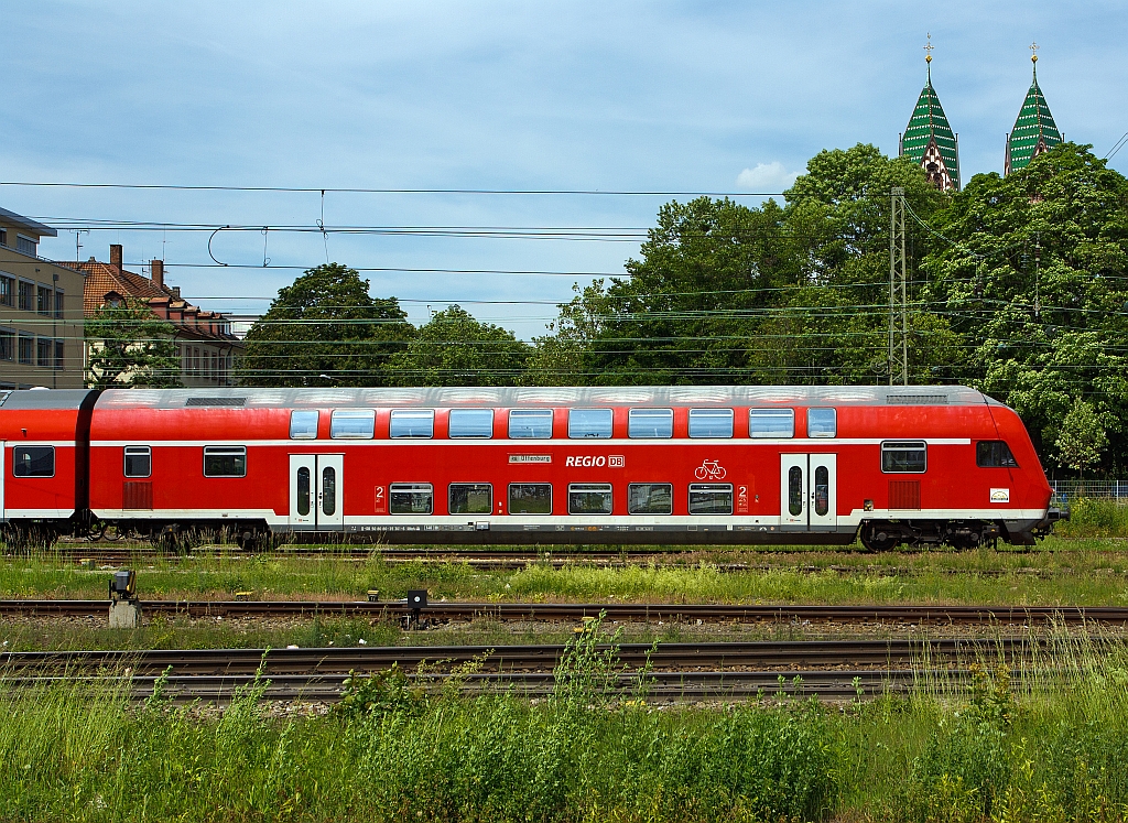 DB double deck control cars 50 80 80 - 35301-6 Dbbzfa 761.2, as the RB to Offenburg, here on 25.05.2012 at the entrance to the main station at Freiburg (Breisgau).