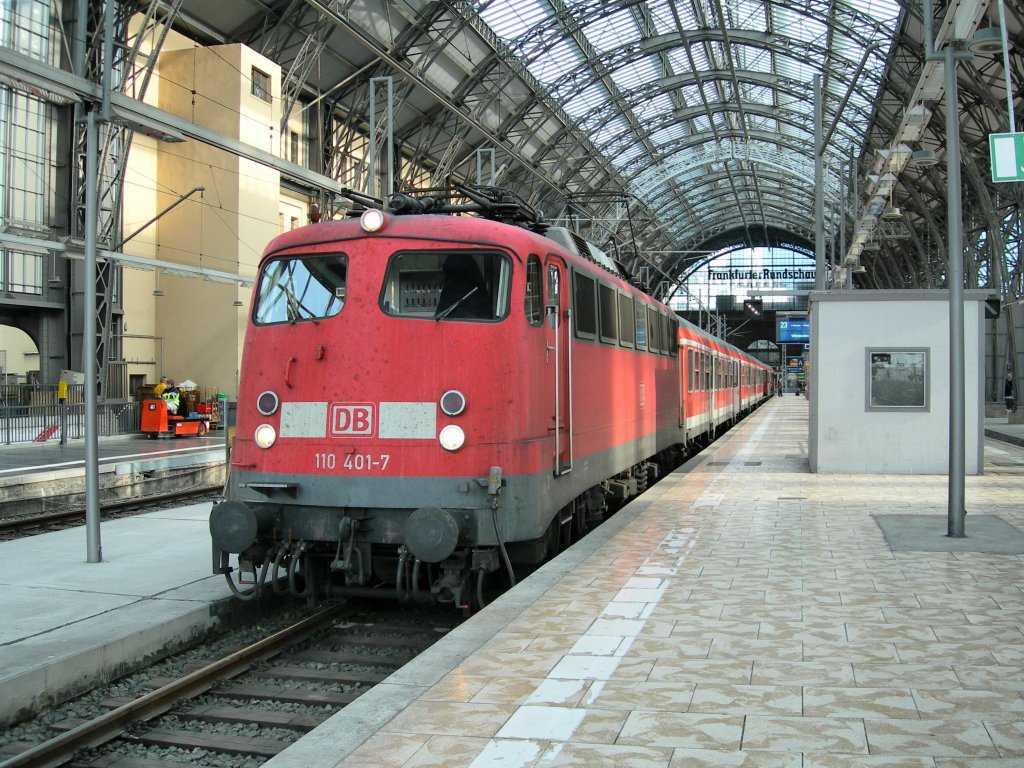 DB E 110 401-7 wiht RB/RE to Koblenz in Frankfurt (Main) Hbf. 
23.02.2008