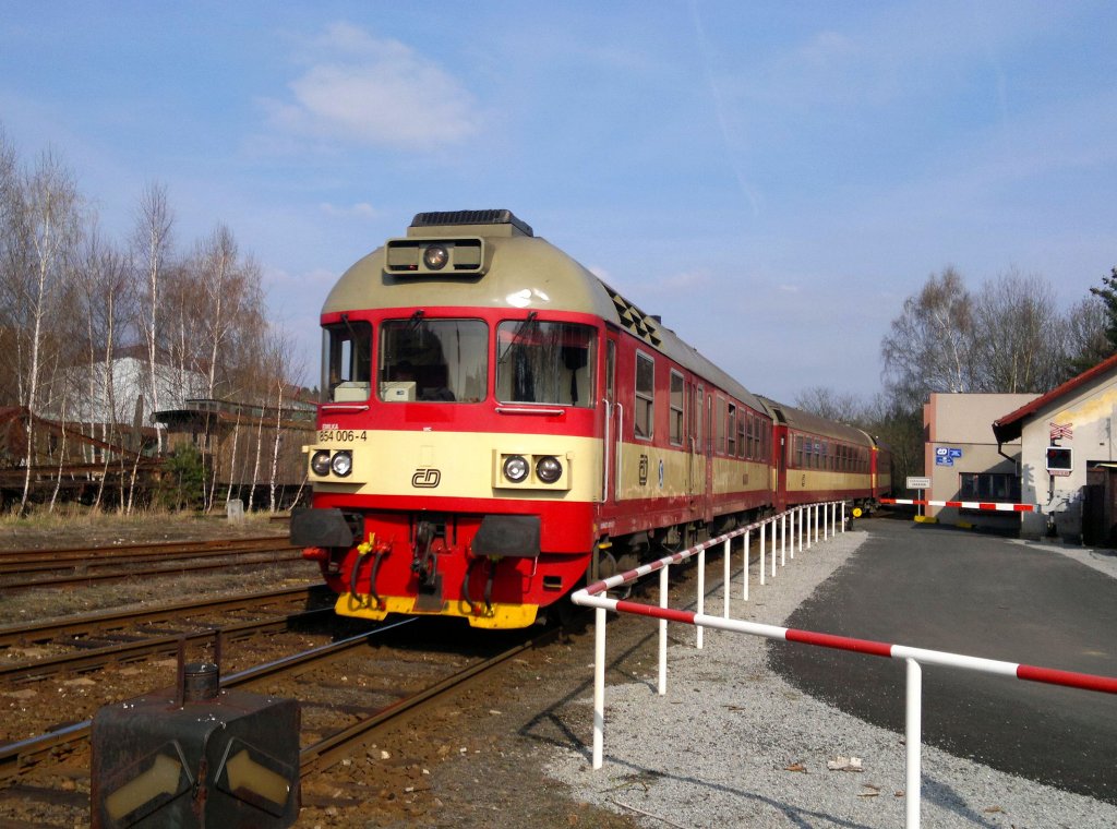 Diesel locomotive 854 at the Railway station Luzna u Rakovnika on 14.4.2012.