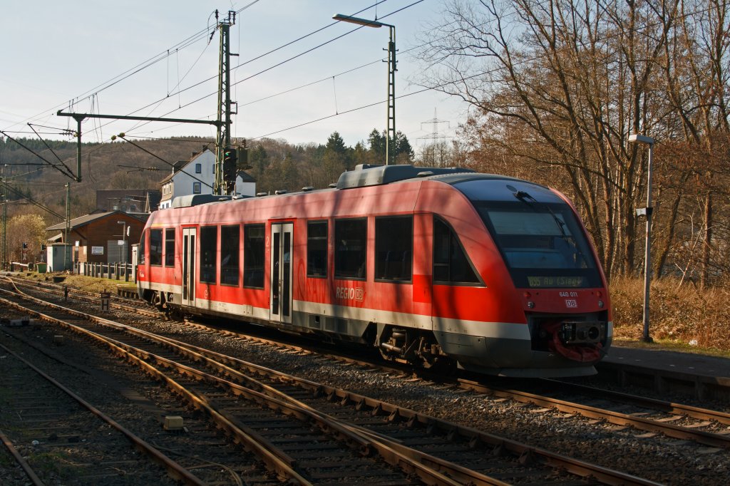 Diesel multiple units 640 011 (LINT 27) of the 3-country-train at 03/20/2011 Betzdorf-Scheuerfeld as RB-95 to Au (Sieg). The one-piece railcar have a capacity of 315 kW and a top speed of 120 km / h.