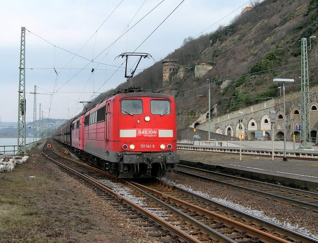 E 151 141-9 and a second one with a heavy cargo train in Koblenz Ehrenbreitstein.
21.02.2008