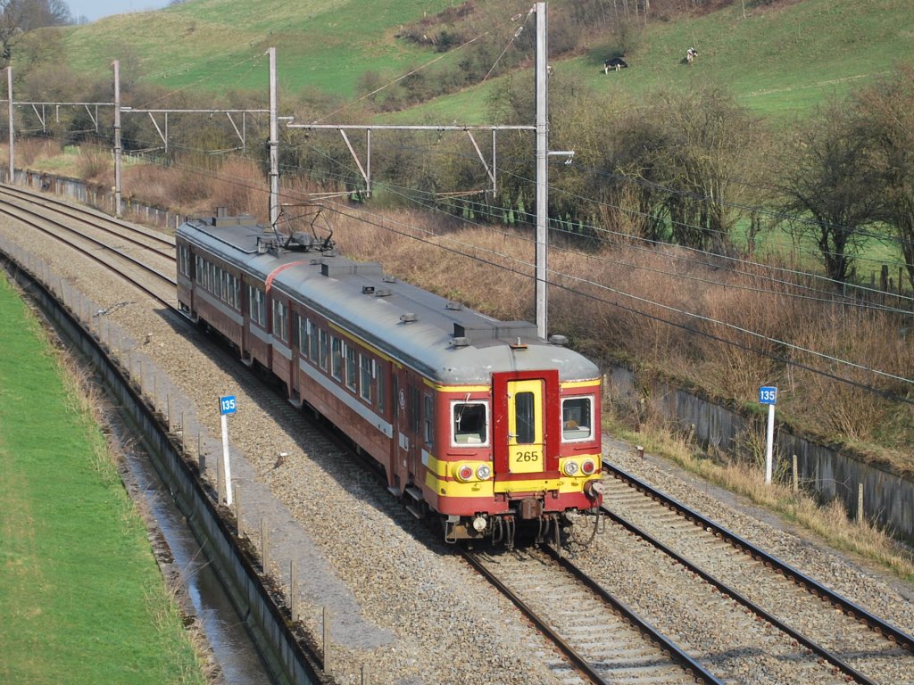 EMU type 65 n°265 by Baelen (InterRegio train Liège-Aachen (D) on 20th March 2012).