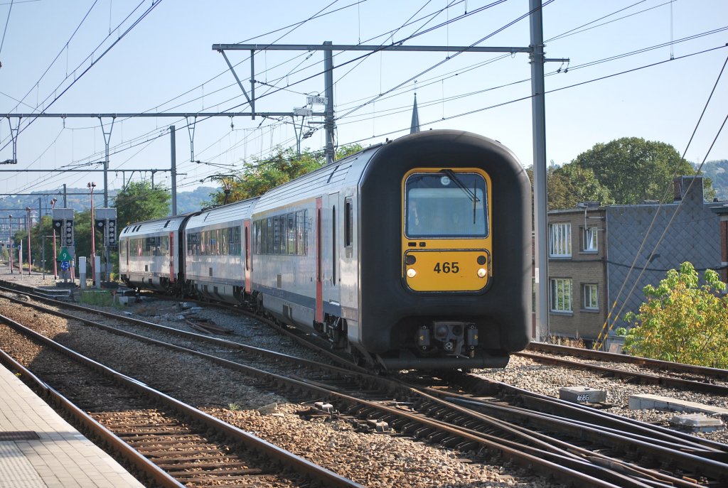 EMU type 96 n°465 is coming back to Liège after a P service to Gouvy (here at Angleur in October 2010).
