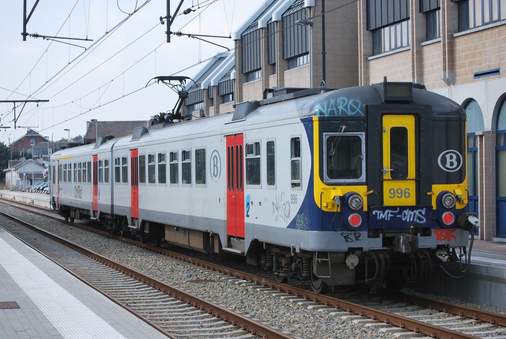EMU type CityRail waiting for an L-service to Spa-Gronstre (September 2009)