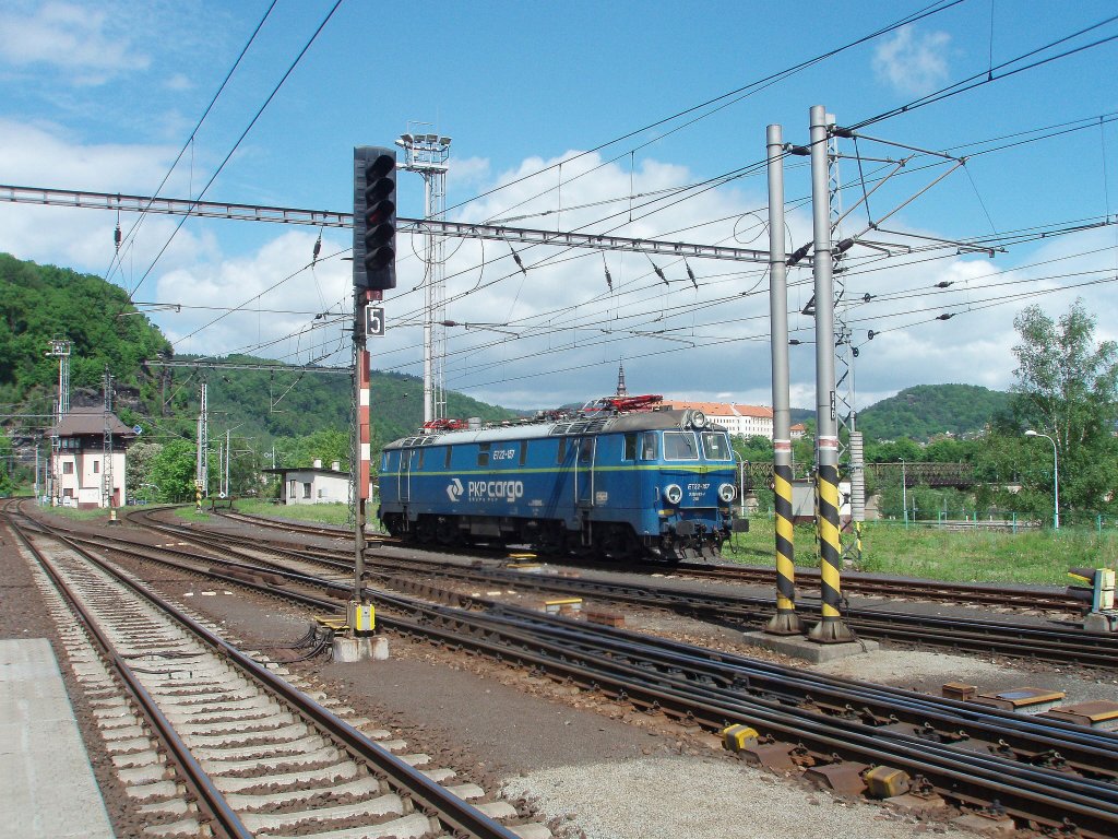 ET22-157 on the 12th of May, 2012 on the Railway station Děčn. PKP Cargo.