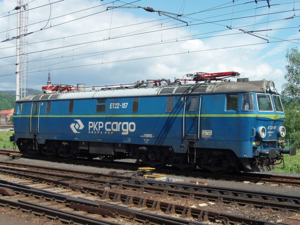 ET22-157 on the 12th of May, 2012 on the Railway station Děčn.