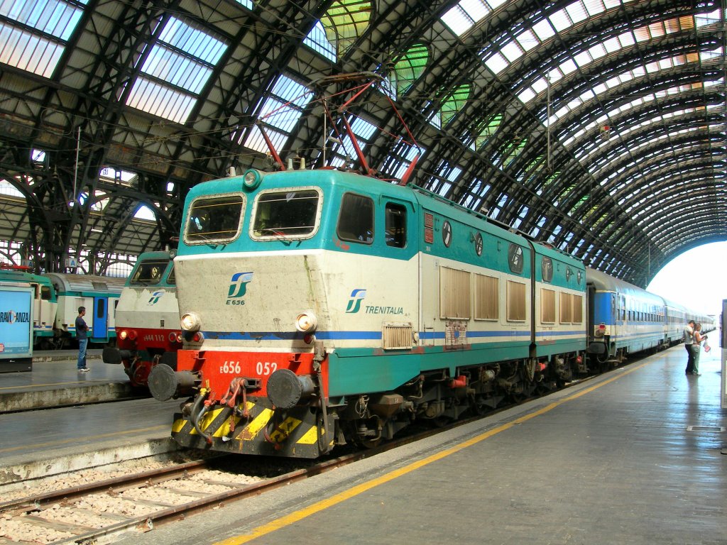 FS 656 052 in Milano Centrale. 
30.08.2006