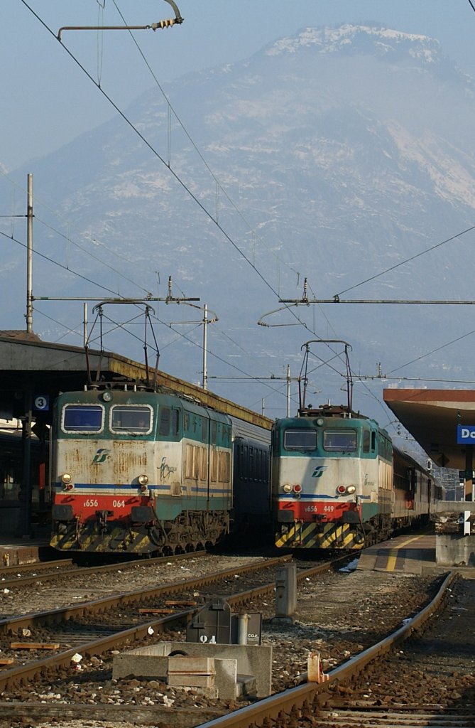 FS E 656 064 and 449 in Domodossola. 
18.02.2009