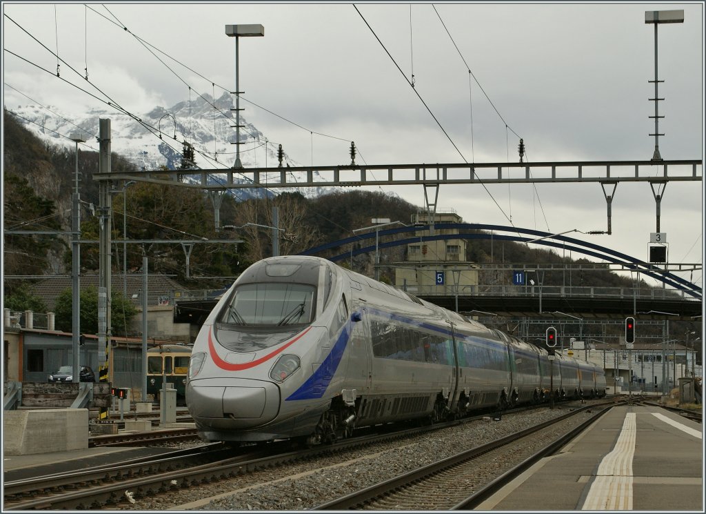 FS ETR 610 to Milan in Aigle.
13.03.2011