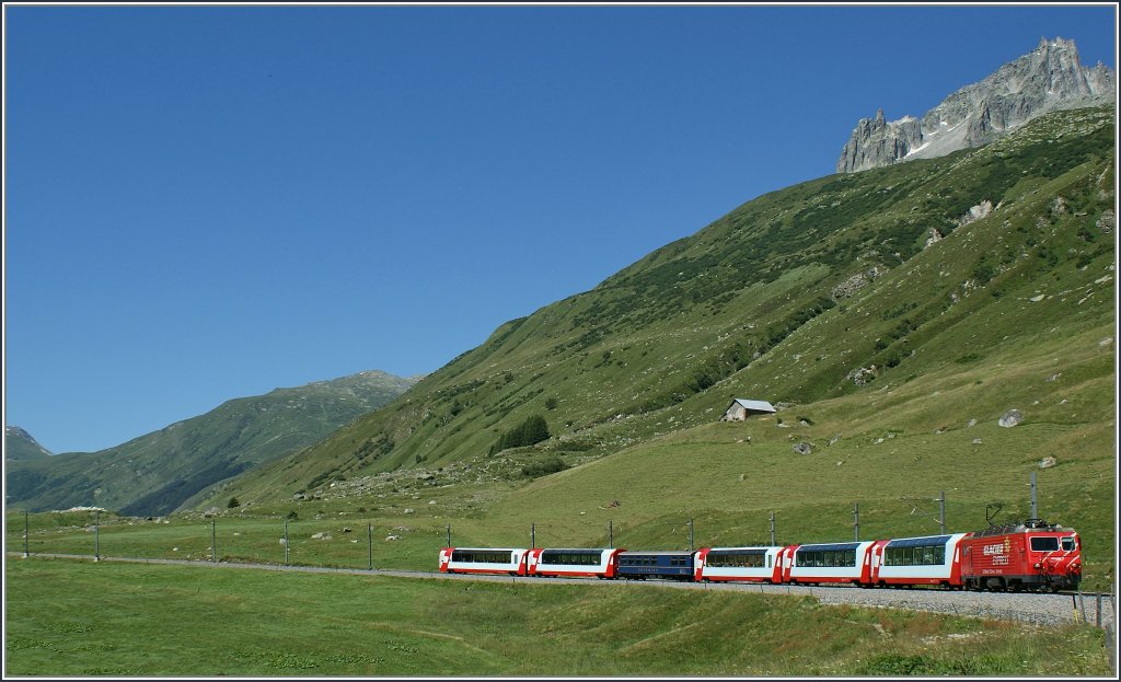 Glacier Express Zermatt - Davos between Realp and Hospental. 
19.07.2010