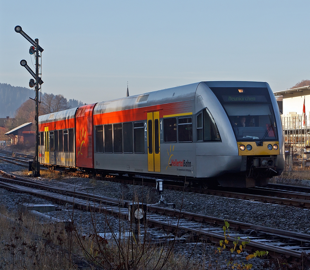 GTW 2 / 6 of the Hellertalbahn (Heller Valley Railway) comes from Betzdorf/Sieg and goes towards Neunkirchen, here on 21.11.2011 to 9:48 clock, just before the  interlocking Herdorf east.