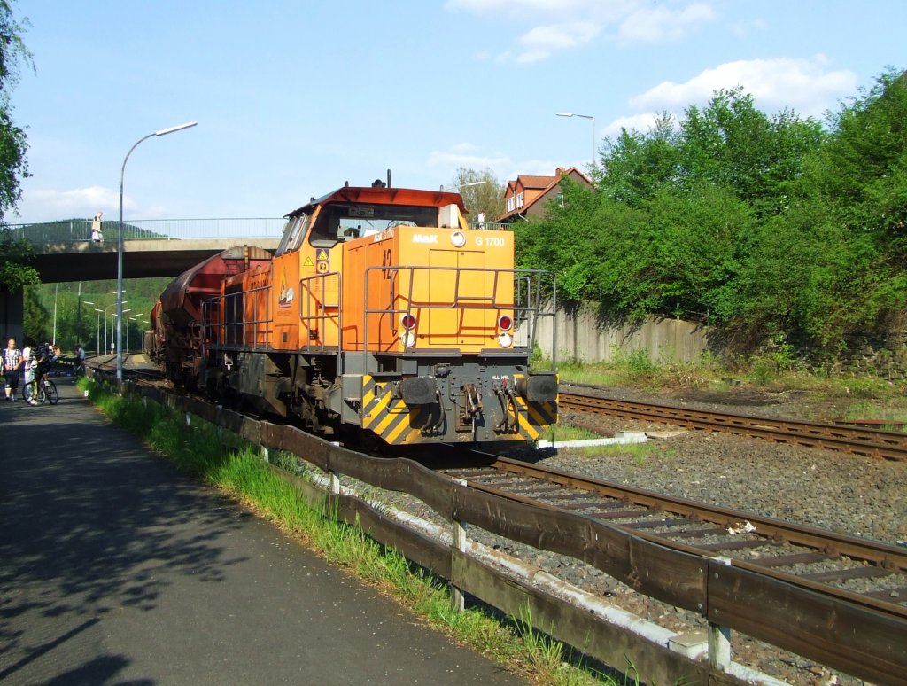 Handing over ride from the Kreisbahn Siegen-Wittgenstein (KSW) at 07 May 2008 with the Lok 42, is a Vossloh G 1700 BB, in Herdorf in the direction of  Betzdorf.