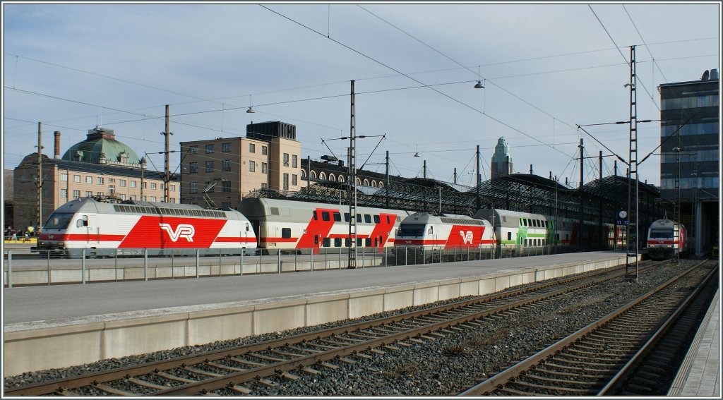 Helsinki Main Station with three VR Sm2.
29.04.2012