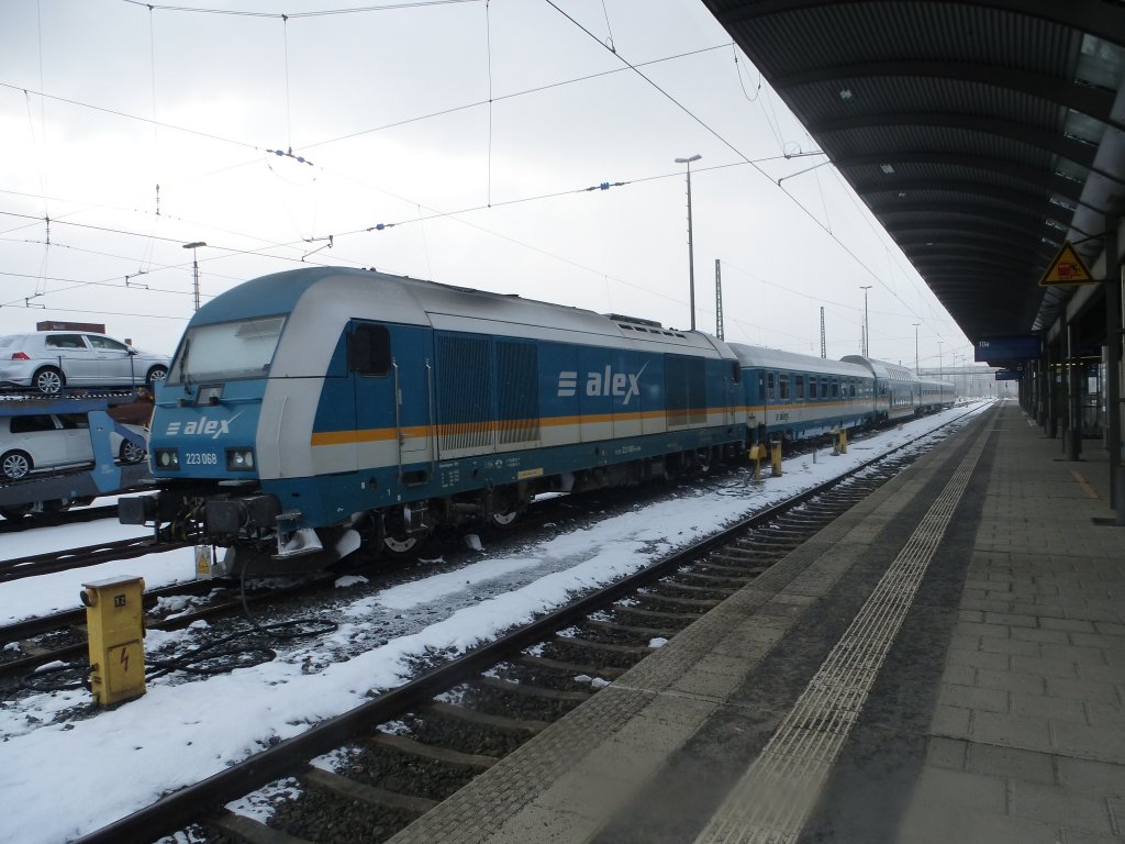 Here 223 068 in the main station of Hof on February 20th 2013.