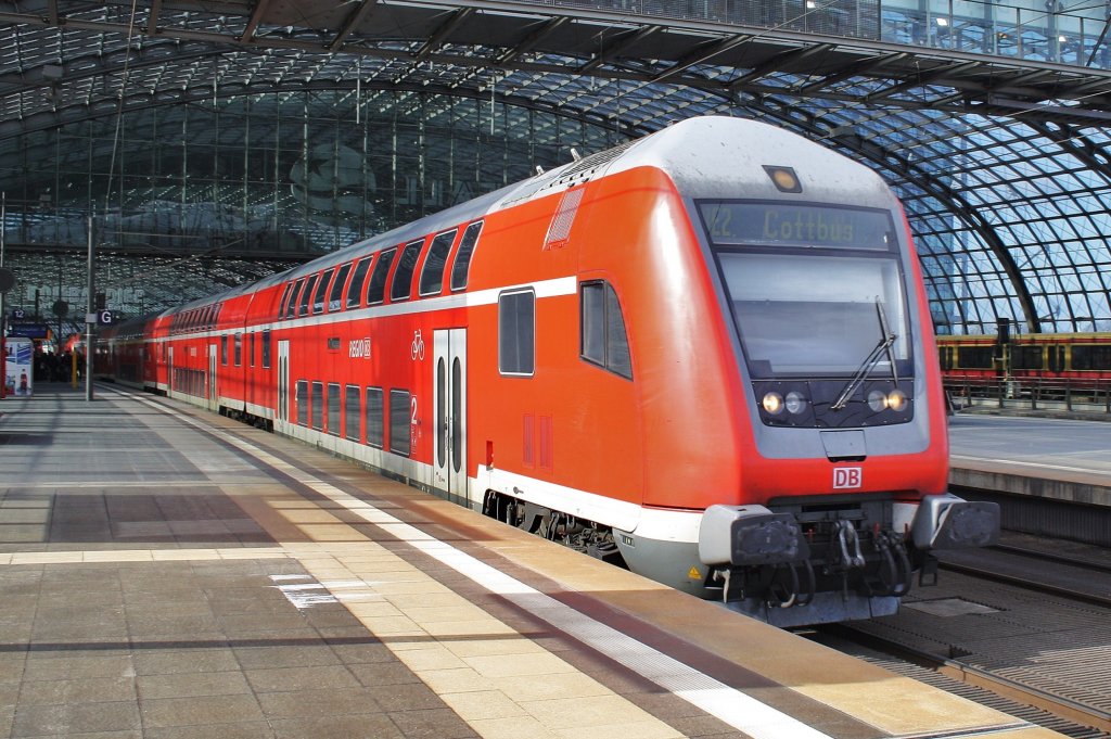 Here a local train from Wismar to Cottbus. Berlin main station, 25.2.2012.