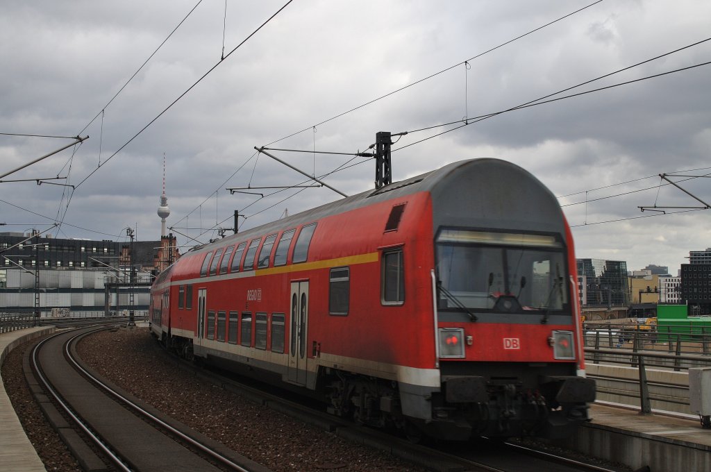 Here a local train from Berlin Charlottenburg to Frankfurt(Oder). Berlin main station, 25.2.2012.
