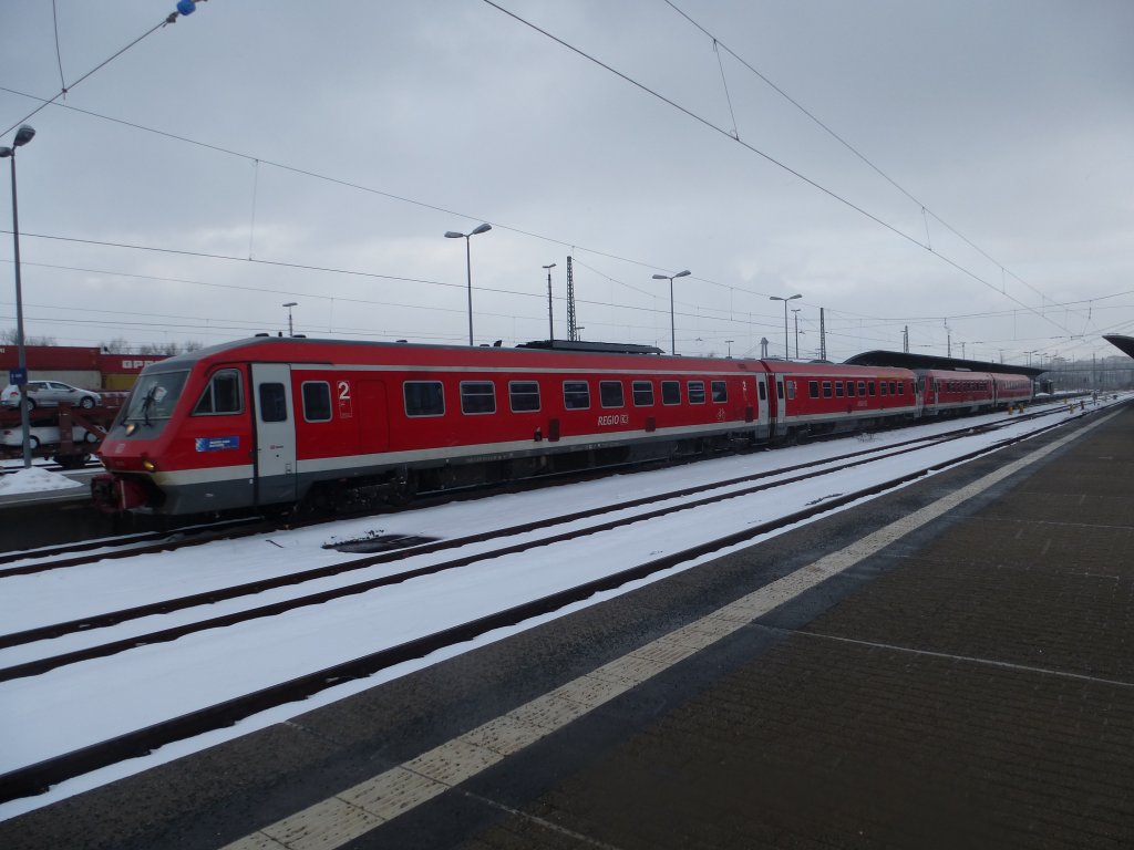 Here a lokal train to Regensburg in Hof ( BR 610 ) on Febraury 20th 2013.