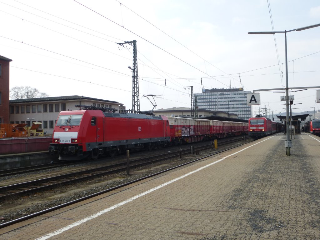 Here is waiting 186 360-6 on a signal in Würzburg main station on April 4th 2013.