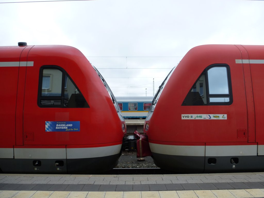 Here you can see the coupling of two lokal trains (BR 612) in Hof main station on April 28th 2013.
