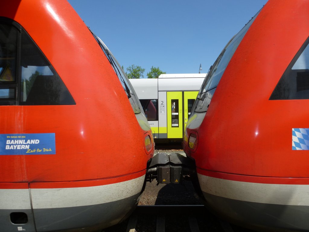 Here you can see the coupling of two lokal trains (BR 612) in Neuenmarkt-Wirsberg on May 19th 2013.