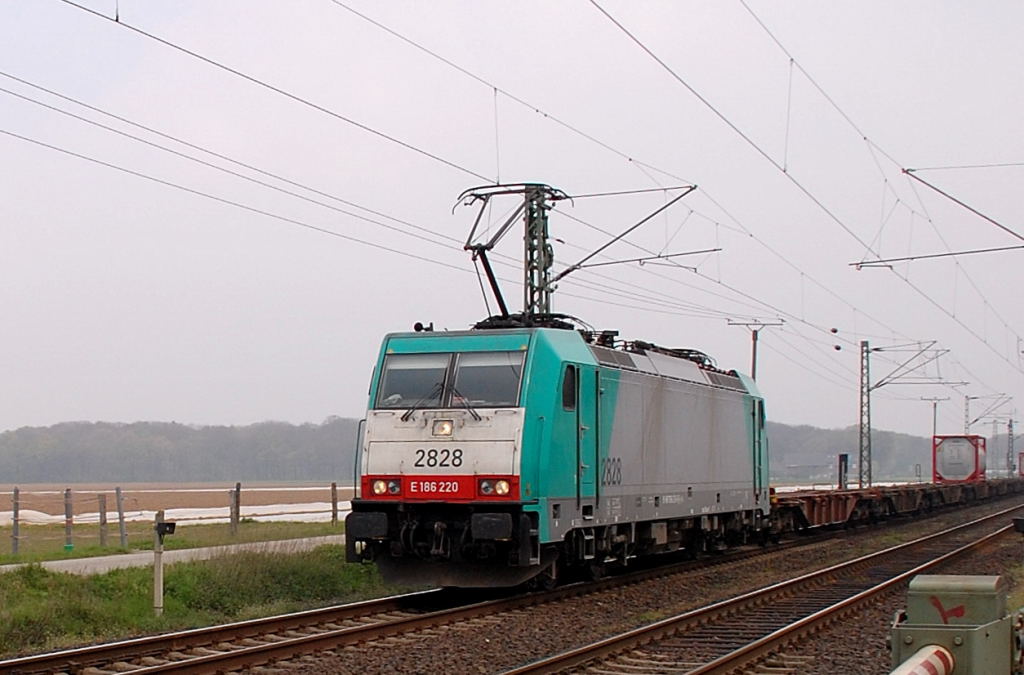 Here you'll see the belge COBRA-electricallocomotive 2828 (class E186) near Anrath at 14th april 2012 