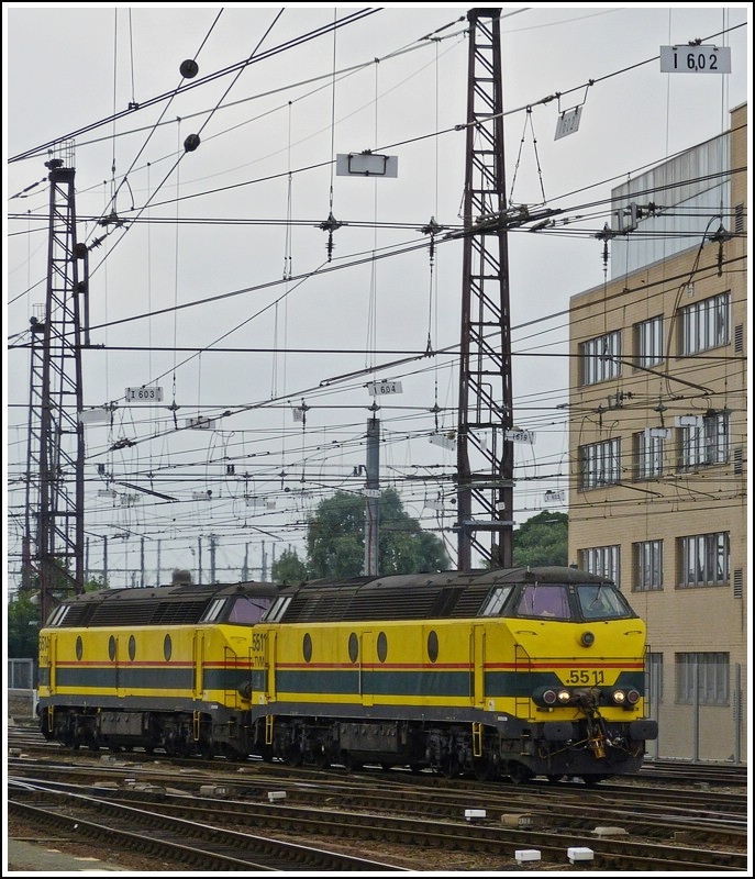 HLD 5511 and 5514 are running through the station Bruxelles Midi on June 25th, 2012.