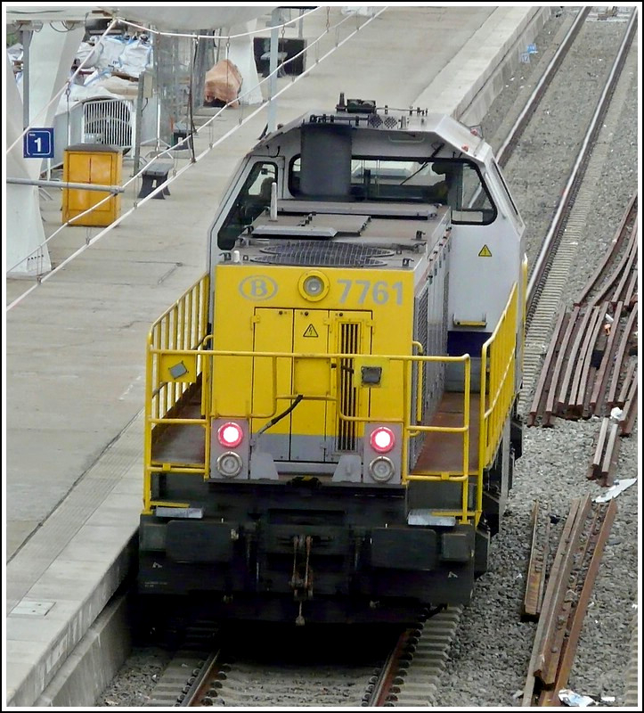 HLD 7761 is running through the station Lige Guillemins on June 28th, 2008.