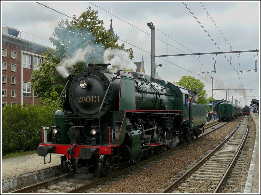 HLV 29.013 pictured in Schaerbeek on May 8th, 2010.