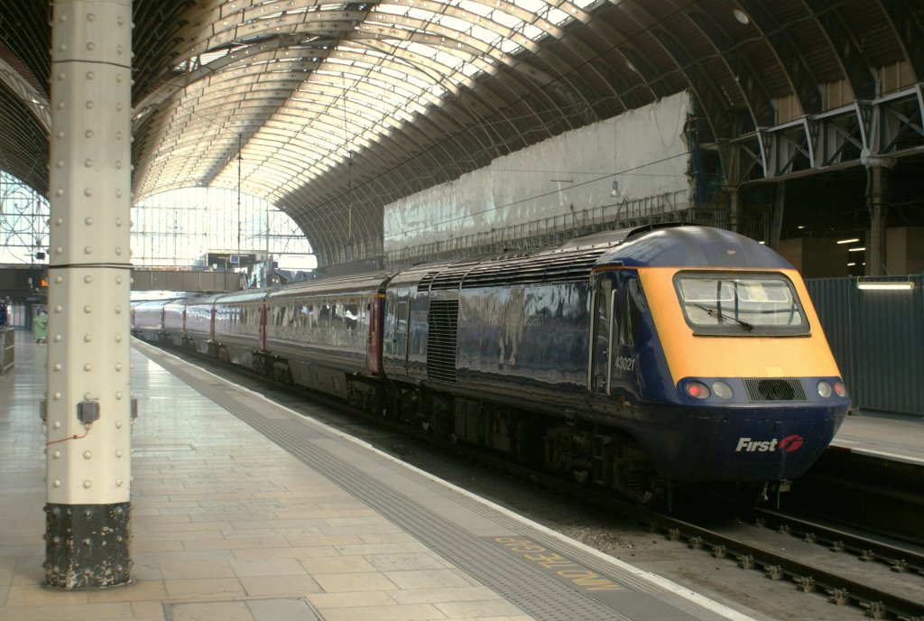 HST in London Paddington to Swansea/Abertawe. 
20.04.2010