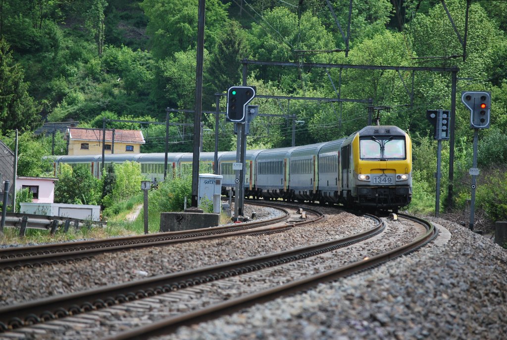 IC A train Eupen-Ostend passing Goffontaine in May 2010.