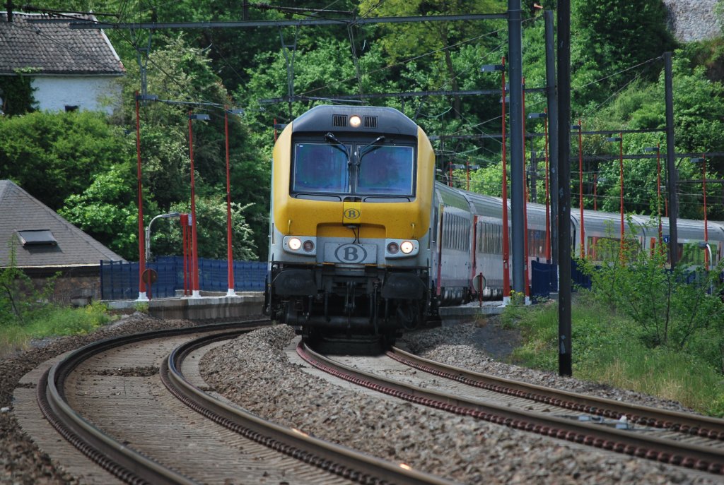 IC A train Ostend-Eupen passing Fraipont in May 2010.