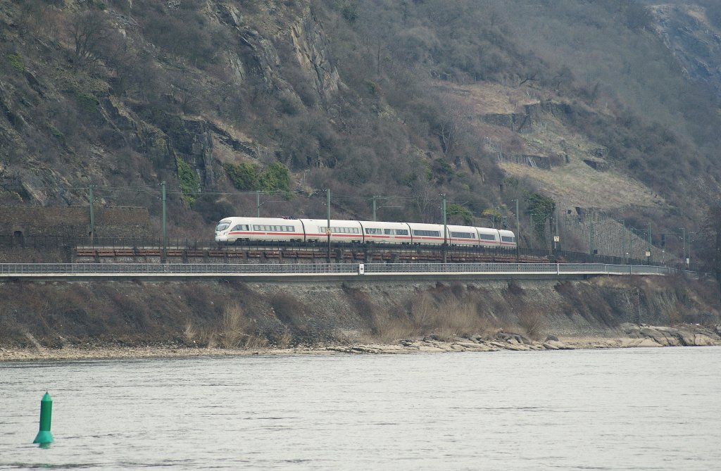 ICE between St Goar and Oberwesel on the left Rhein Line.
19.03.2010