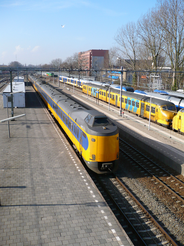 ICM unit 4059 entering Rotterdam centraal station 16-02-2011.