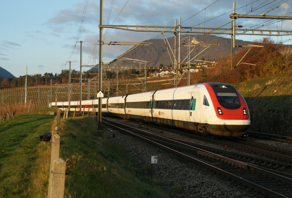 ICN 617 from Geneva Airport to Basel by Auvernier.
28.11.2009