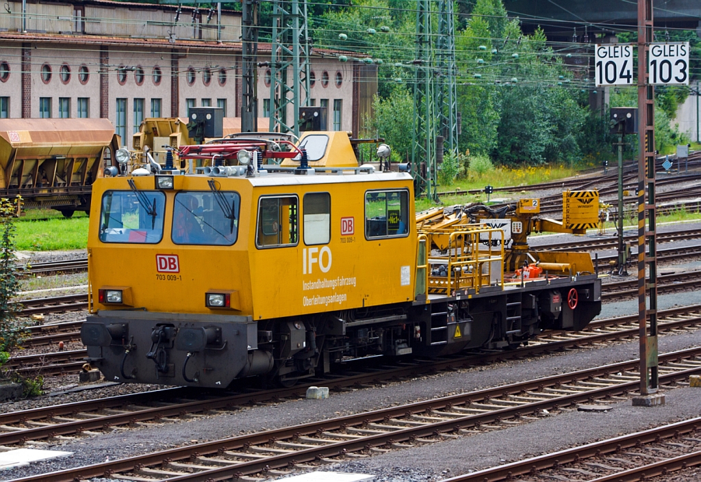 IFO (vehicle maintenance for overhead line equipment) 703 009-1 of the DB Netz AG on 10.07.2012 in Kreuztal.