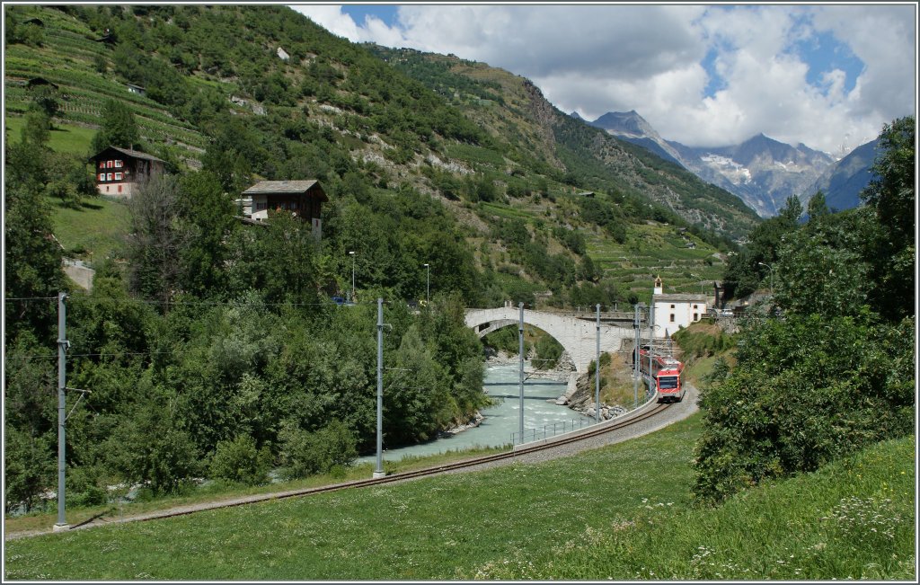 In a beautiful landscape by Neubrck runs a  Komet  ( Comet ) to Zermatt.
22.07.2012