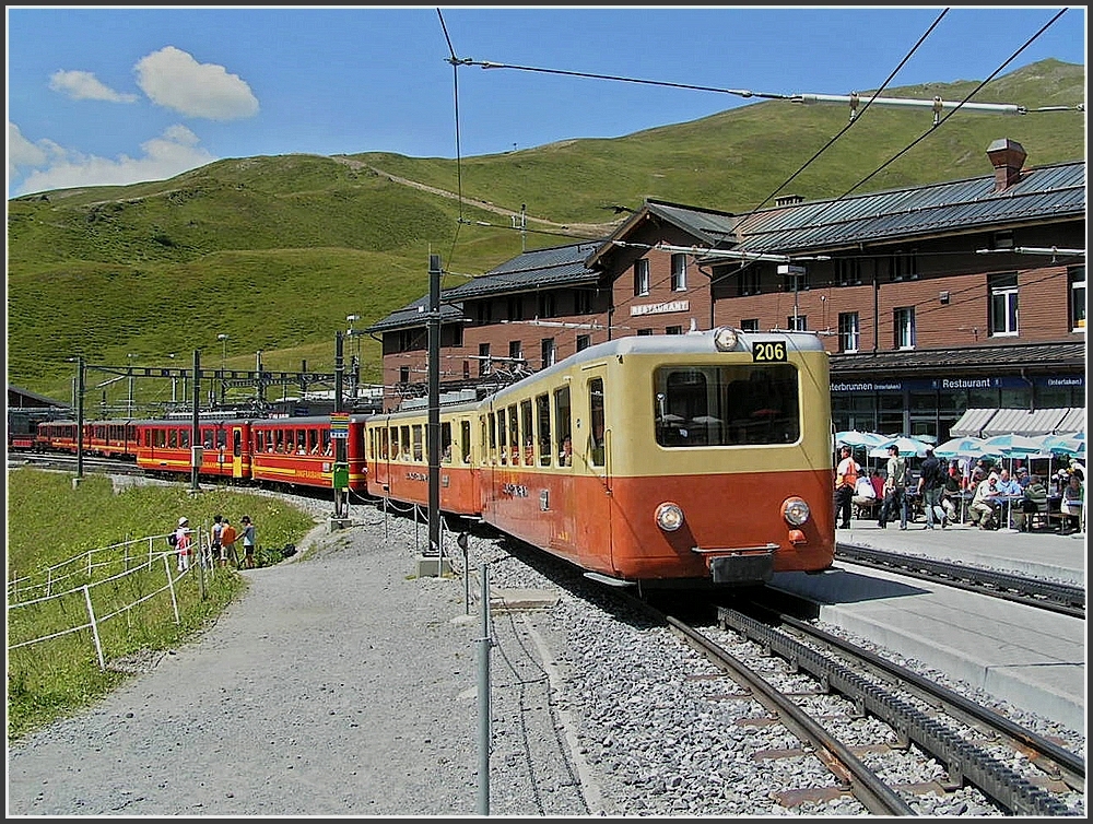 JB double unit pictured at Kleine Scheidegg on August 6th, 2007.