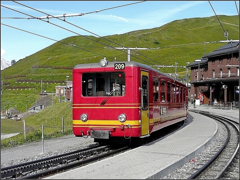 JB unit BDhe 2/4 209 is waiting for passengers at Kleine Scheidegg on July 30th, 2008.