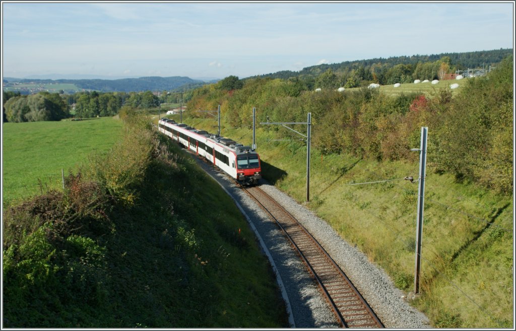 Local train to Payerne by Palzieux. 
05.10.2012